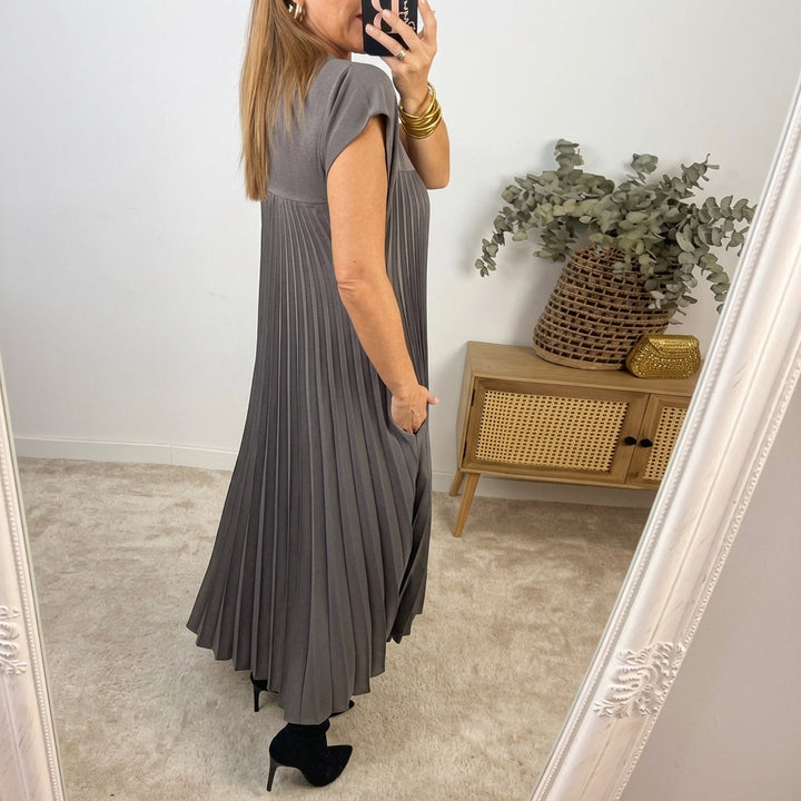 Olivia - Bezvremenska udobna haljina